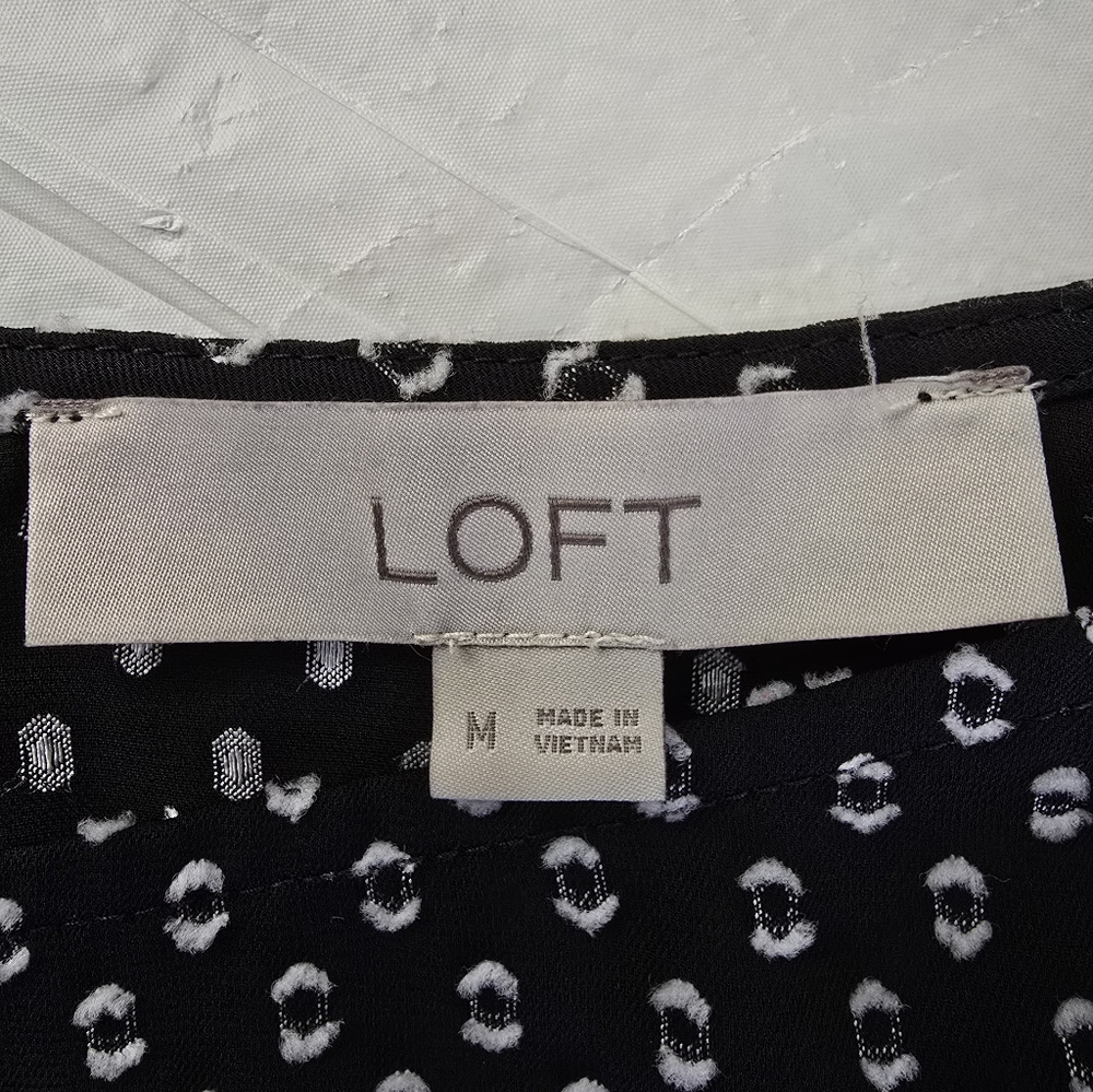 LOFT Blouse Black White Raised Dot 3/4 Sleeve Ruffle Cuffs Officewear M - Picture 3 of 13